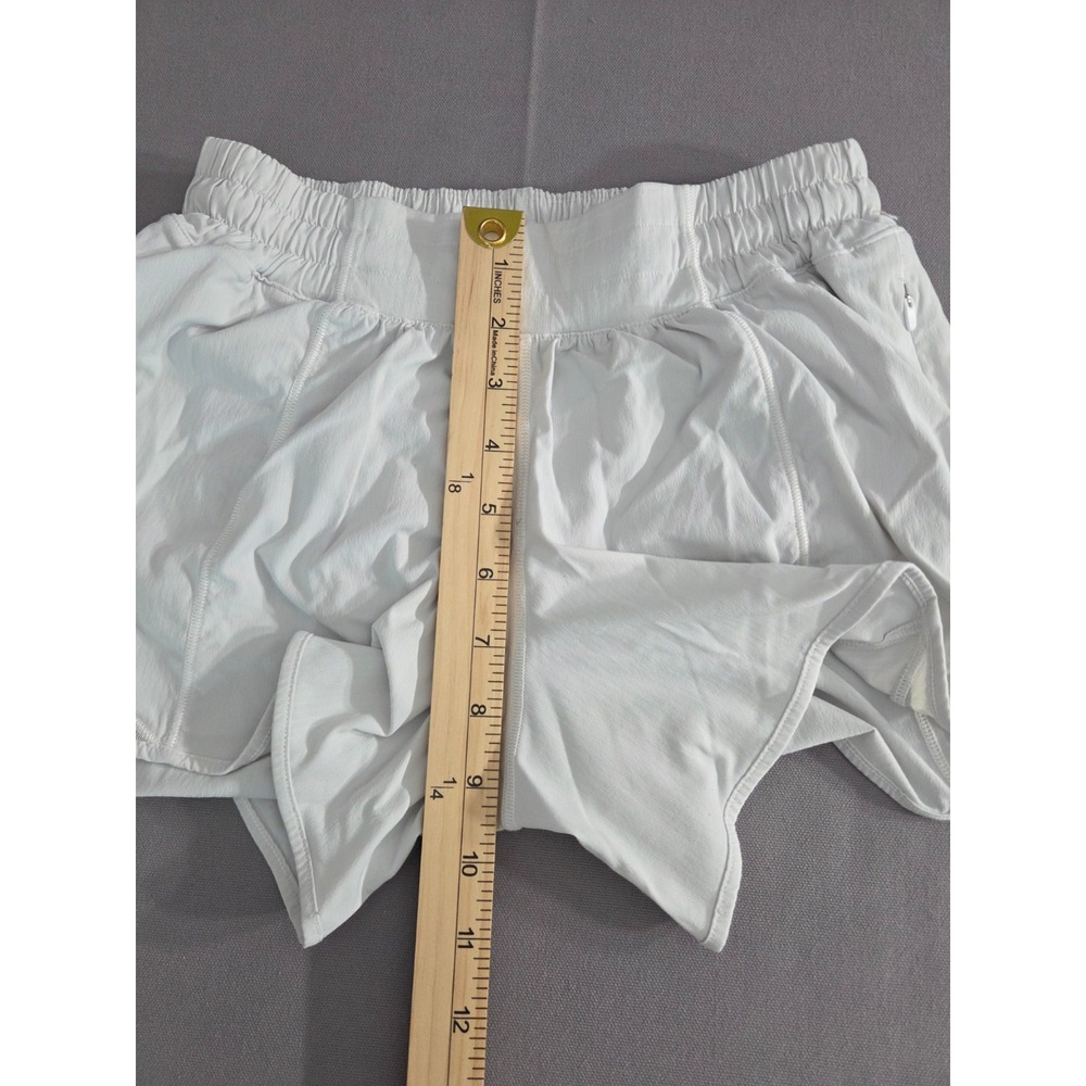 Lululemon Shorts Womens 4 White Lined Stretch Loose Running Active Gym Vented - Picture 7 of 8